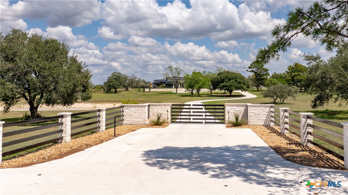 3466 Levi Sloan Road Victoria, TX 77904 - Photo 2 of 48 a view of a terrace