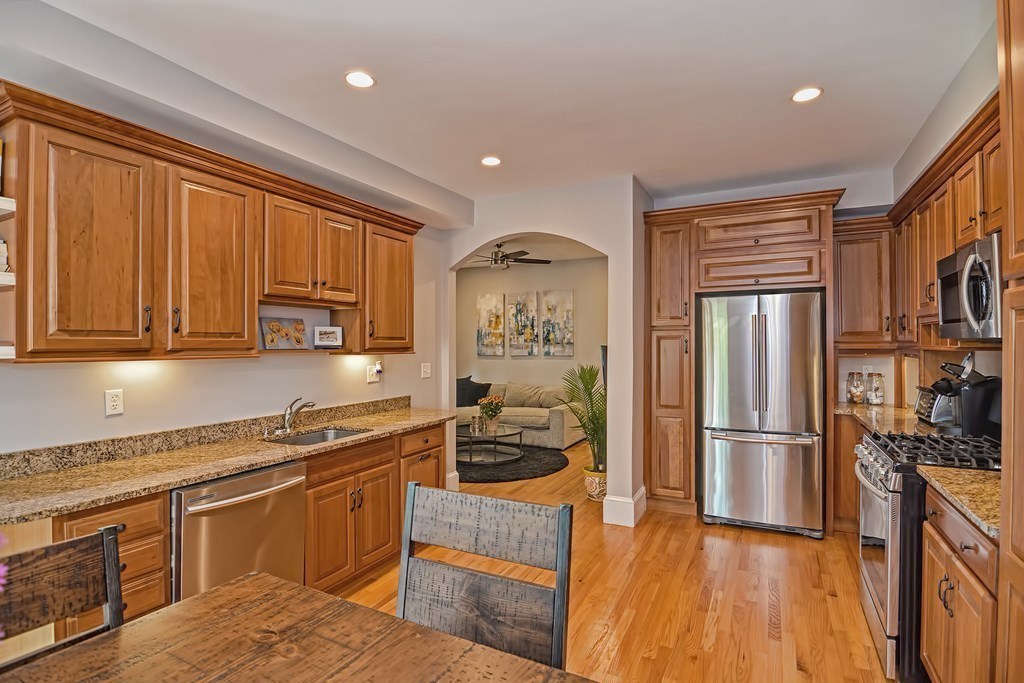 651 East 6th Street, Unit 2 Boston, MA 02127 - Photo 14 of 31