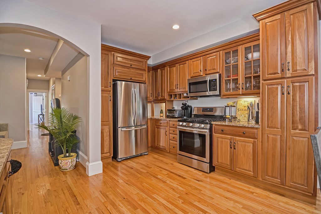 651 East 6th Street, Unit 2 Boston, MA 02127 - Photo 16 of 31