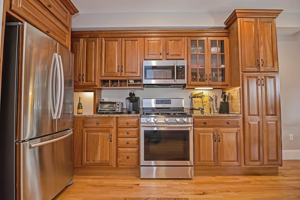 651 East 6th Street, Unit 2 Boston, MA 02127 - Photo 17 of 31