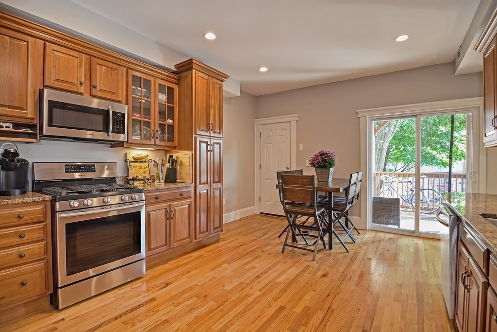 651 East 6th Street, Unit 2 Boston, MA 02127 - Photo 18 of 31