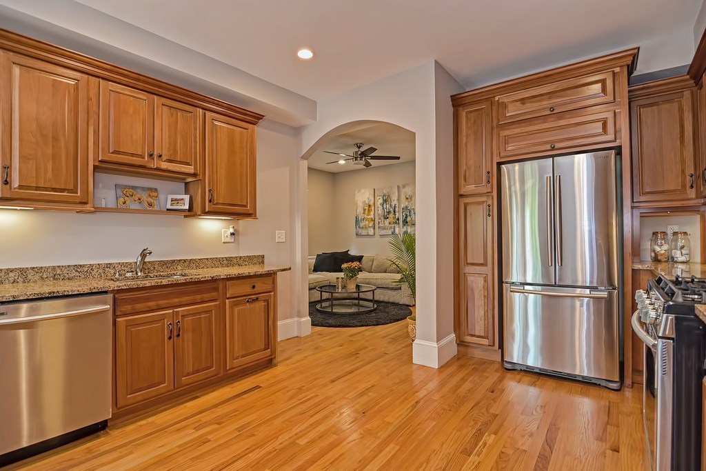 651 East 6th Street, Unit 2 Boston, MA 02127 - Photo 20 of 31