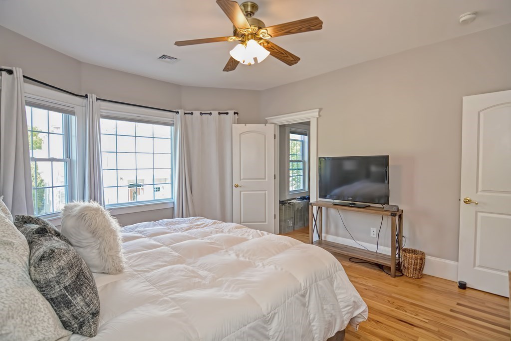 651 East 6th Street, Unit 2 Boston, MA 02127 - Photo 2 of 31