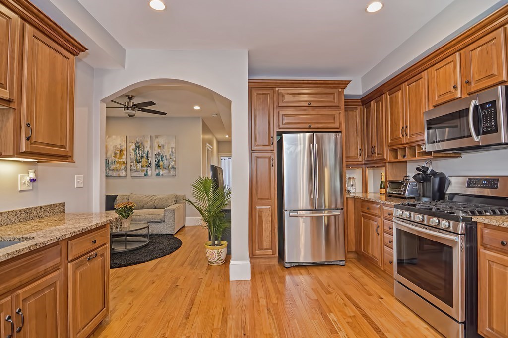 651 East 6th Street, Unit 2 Boston, MA 02127 - Photo 21 of 31