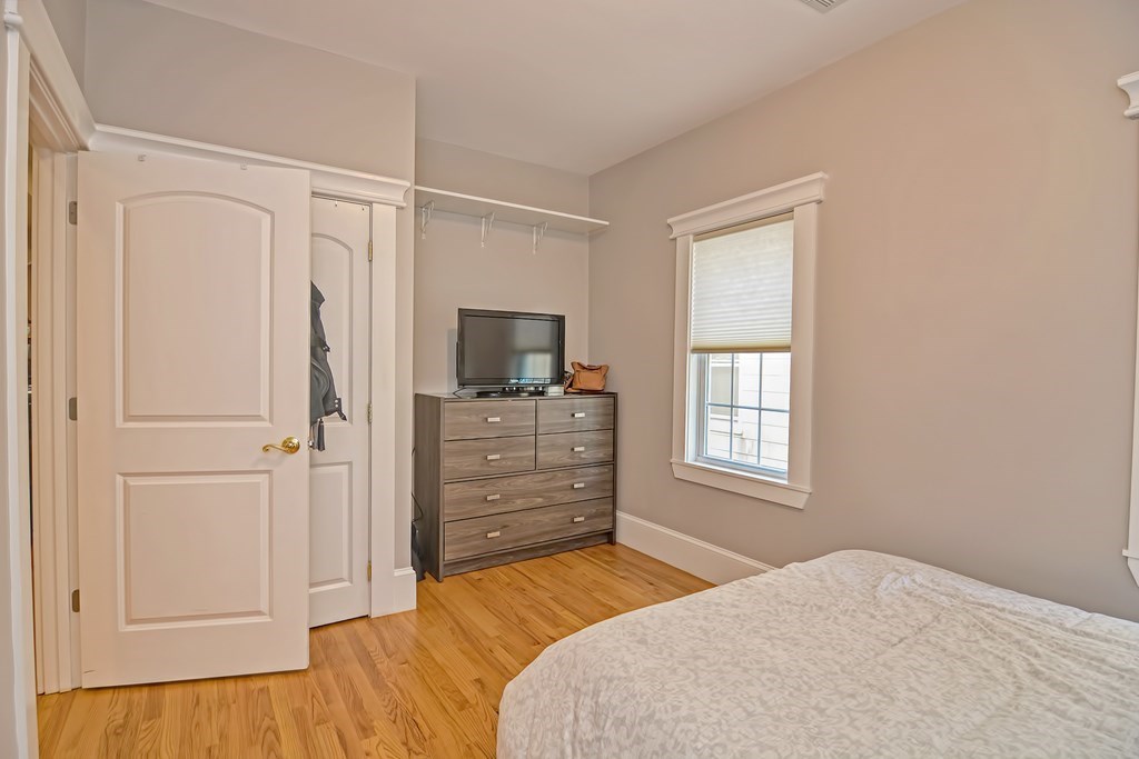 651 East 6th Street, Unit 2 Boston, MA 02127 - Photo 6 of 31