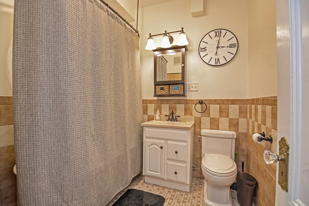 651 East 6th Street, Unit 2 Boston, MA 02127 - Photo 9 of 31