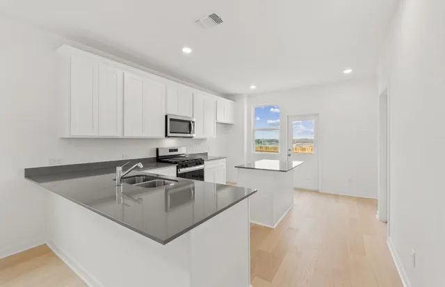 $309,990 | 404 Sullivan Way, Elgin, TX 78621