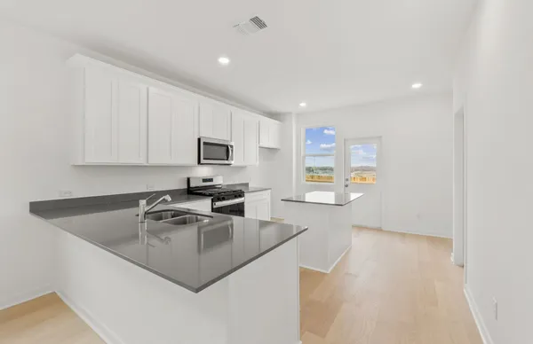 $298,748 | 404 Sullivan Way, Elgin, TX 78621