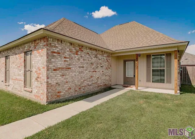 $1,800 | 12603 Parliament Circle, Baton Rouge, LA 70814