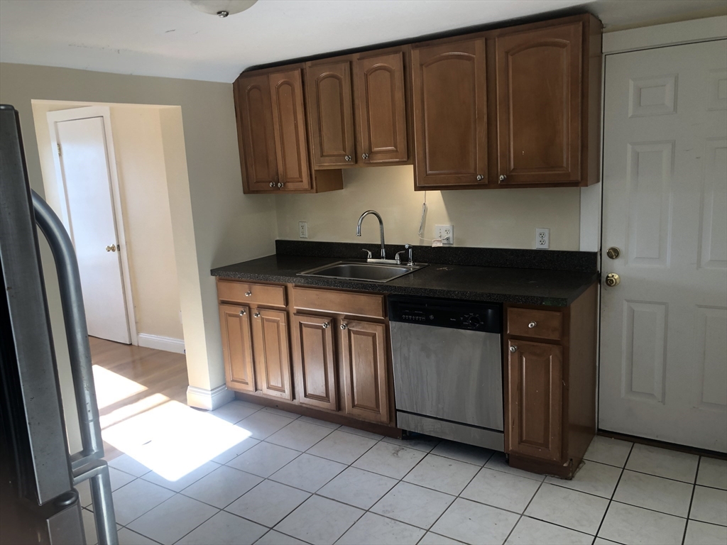 6 R Salem Street, Unit 6 Woburn, MA 01801 - Photo 2 of 10