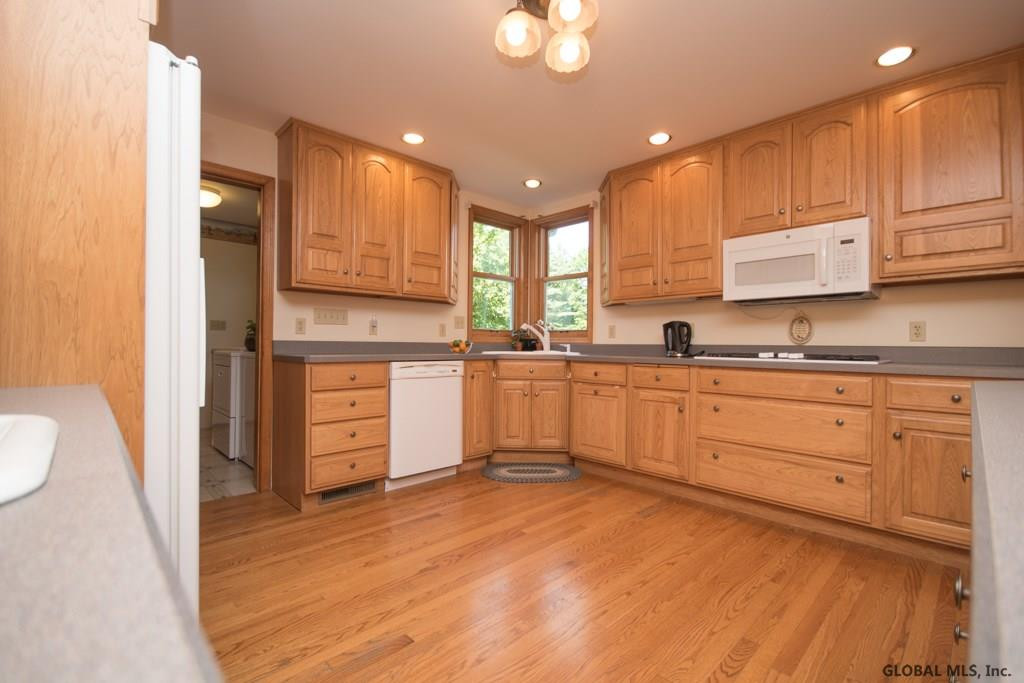 48 McCormack Road Bethlehem, NY 12159 - Photo 7 of 25 Photo 7