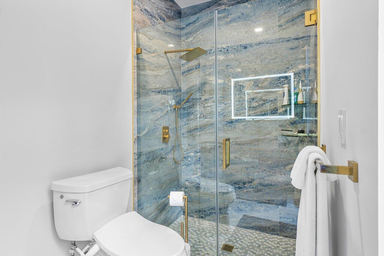 17607 Bocaire Place Boca Raton, FL 33487 - Photo 27 of 62 Guest bath