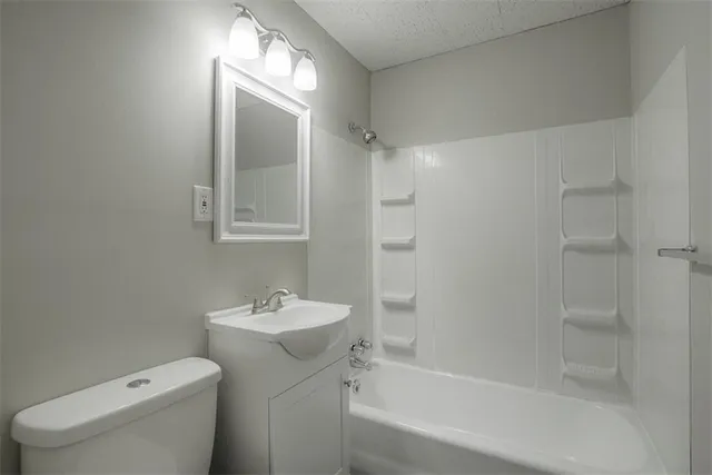 $149,900 | 7410 East 57th Street, Kansas City, MO 64129