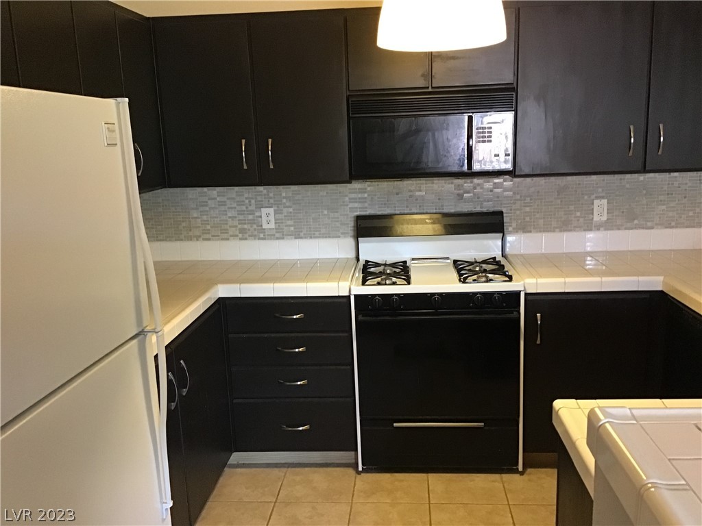 745 Wheat Ridge Lane, Unit 202 Las Vegas, NV 89145 - Photo 13 of 34