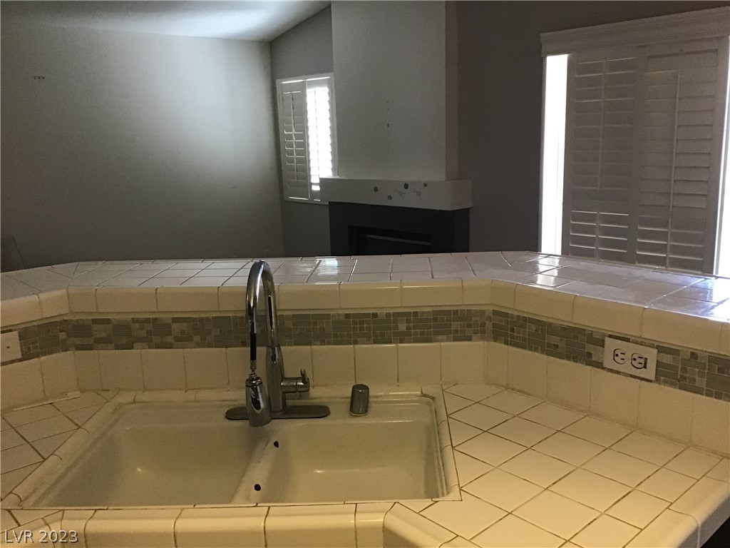 745 Wheat Ridge Lane, Unit 202 Las Vegas, NV 89145 - Photo 15 of 34