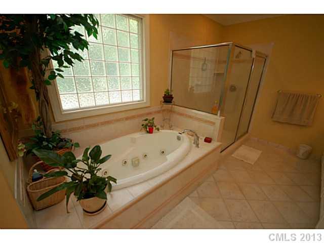 8631 Getalong Road Charlotte, NC 28213 - Photo 12 of 15 Gallery Image 12