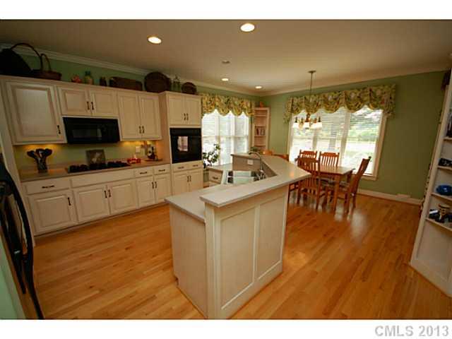 8631 Getalong Road Charlotte, NC 28213 - Photo 5 of 15 Gallery Image 5