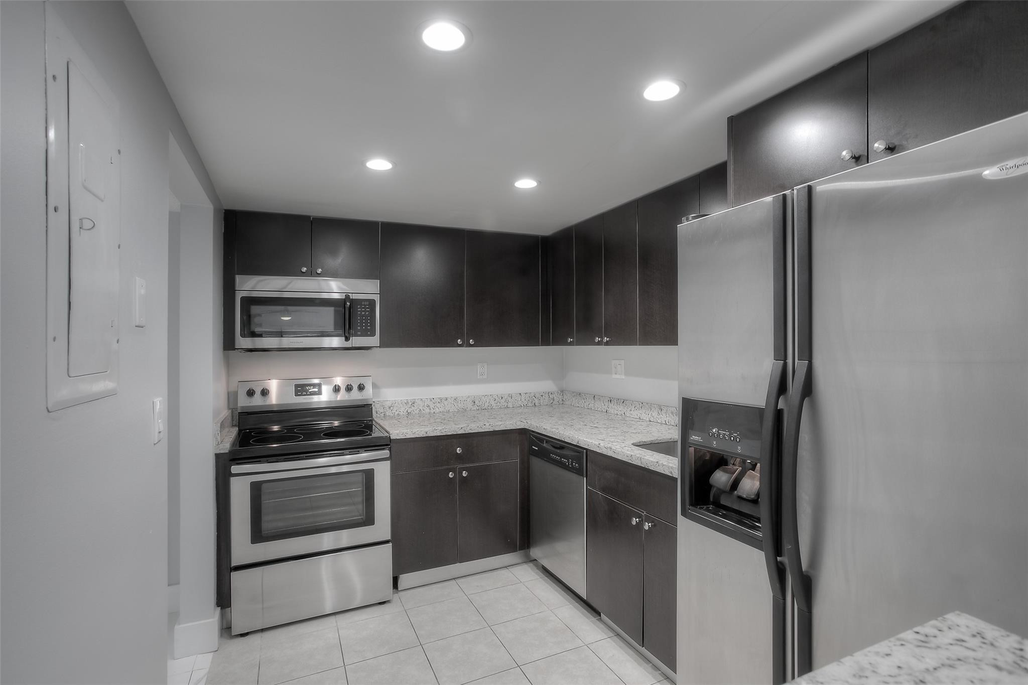 303 Racquet Club Road, Unit 312 Weston, FL 33326 - Photo 2 of 10 Photo 2