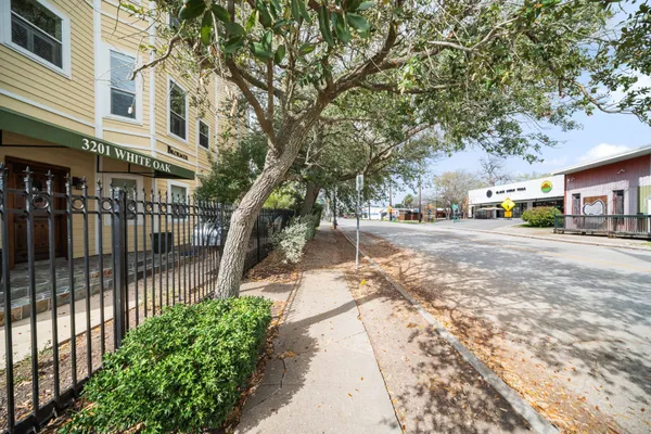 $1,350,000 | 3201 White Oak Drive, Houston, TX 77007