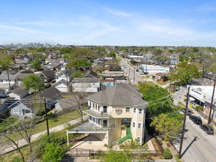 $1,350,000 | 3201 White Oak Drive, Houston, TX 77007