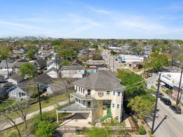 $1,350,000 | 3201 White Oak Drive, Houston, TX 77007