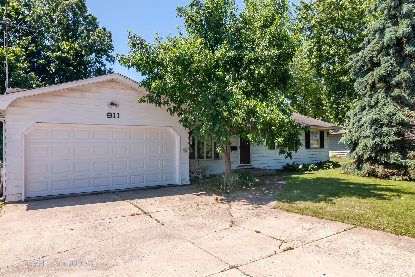 911 Montgomery Road Montgomery, IL 60538 - Photo 14 of 18