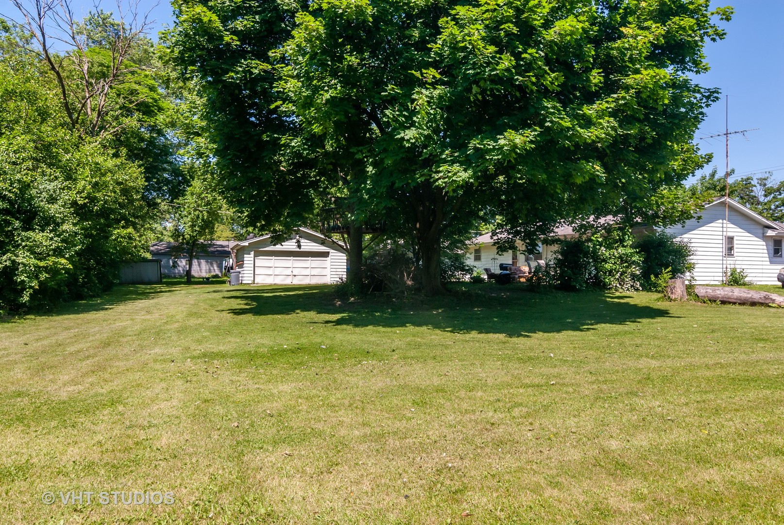 911 Montgomery Road Montgomery, IL 60538 - Photo 15 of 18