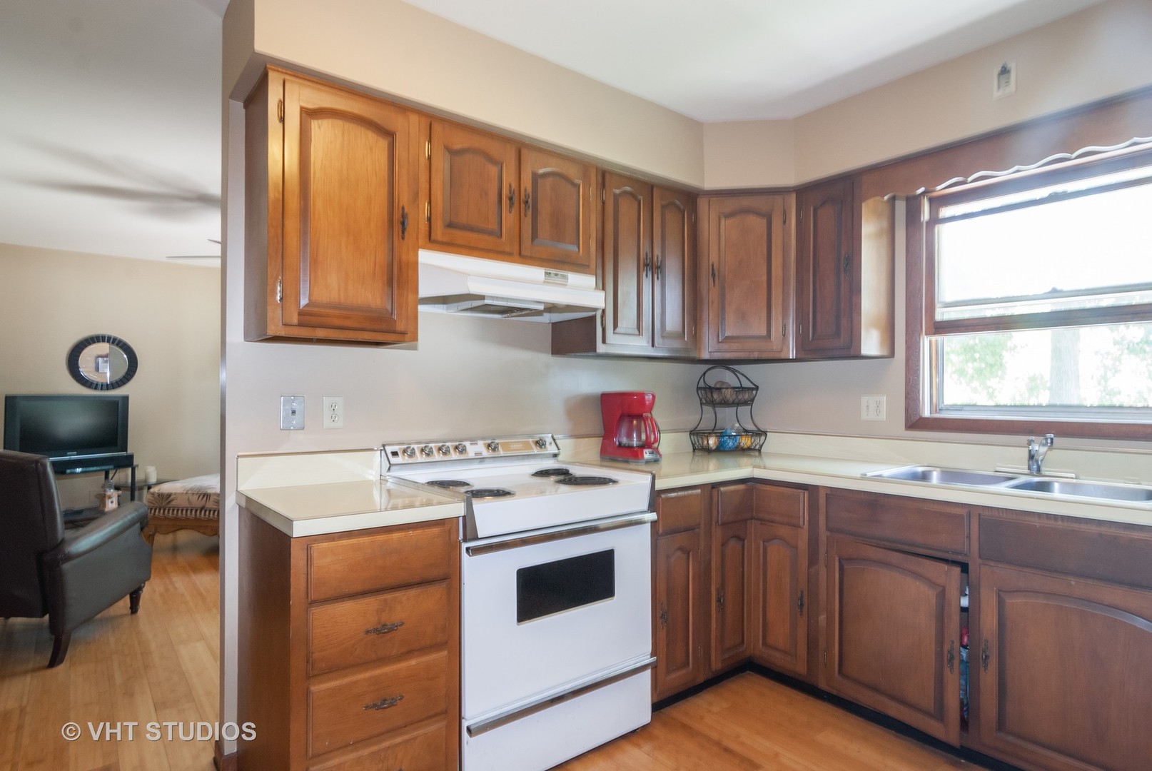 911 Montgomery Road Montgomery, IL 60538 - Photo 6 of 18