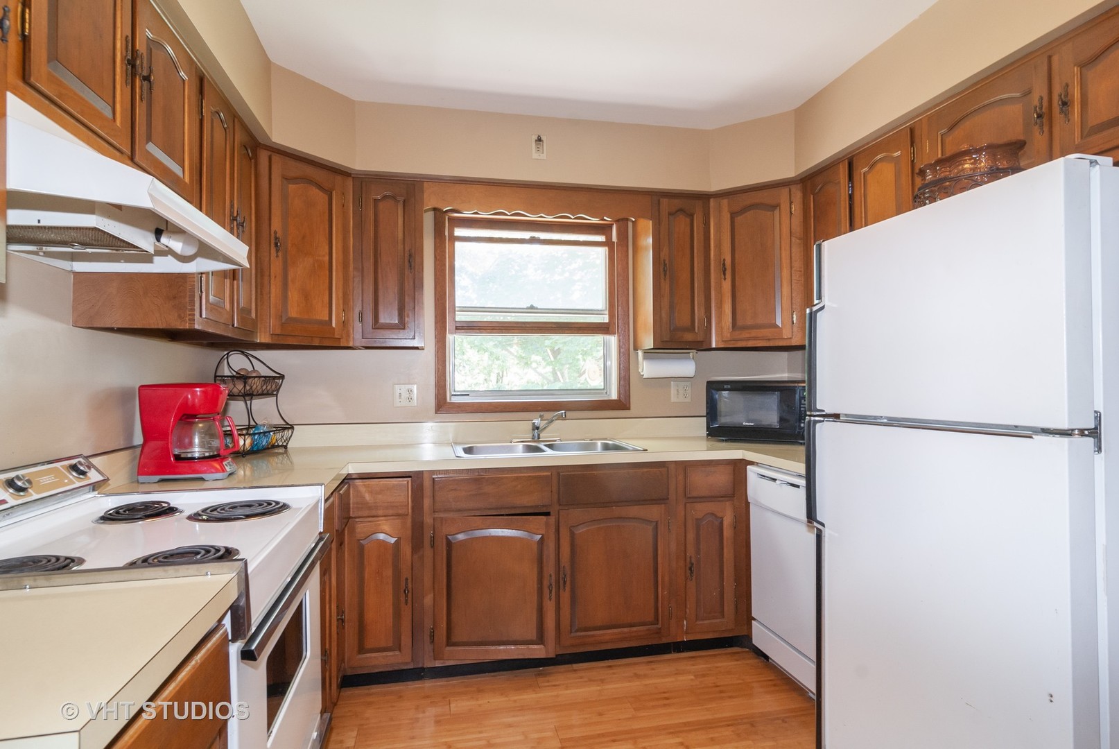 911 Montgomery Road Montgomery, IL 60538 - Photo 7 of 18