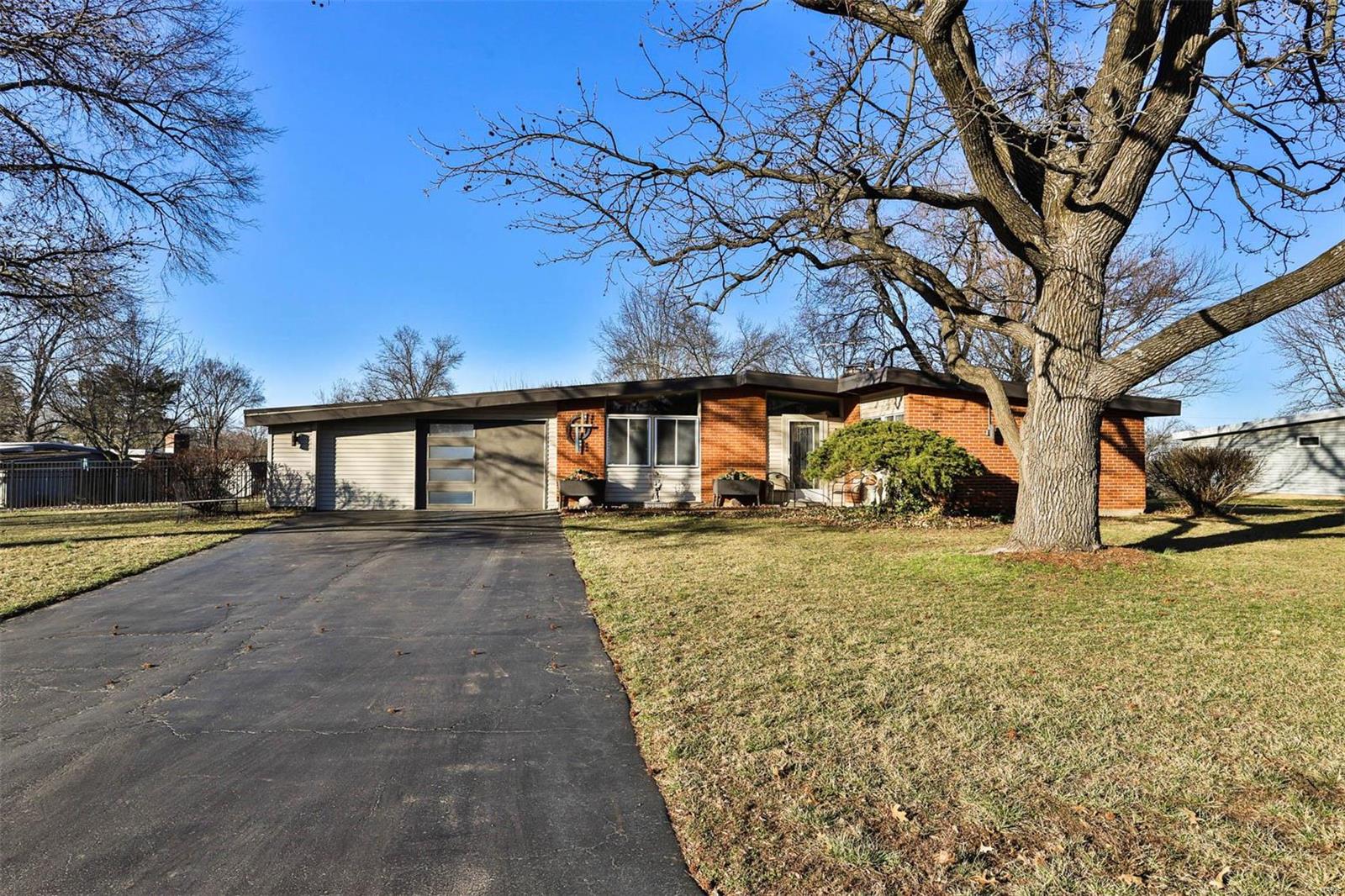 2451 St Giles Road St. Louis, MO 63122 - Photo 1 of 49 Gallery Image 1
