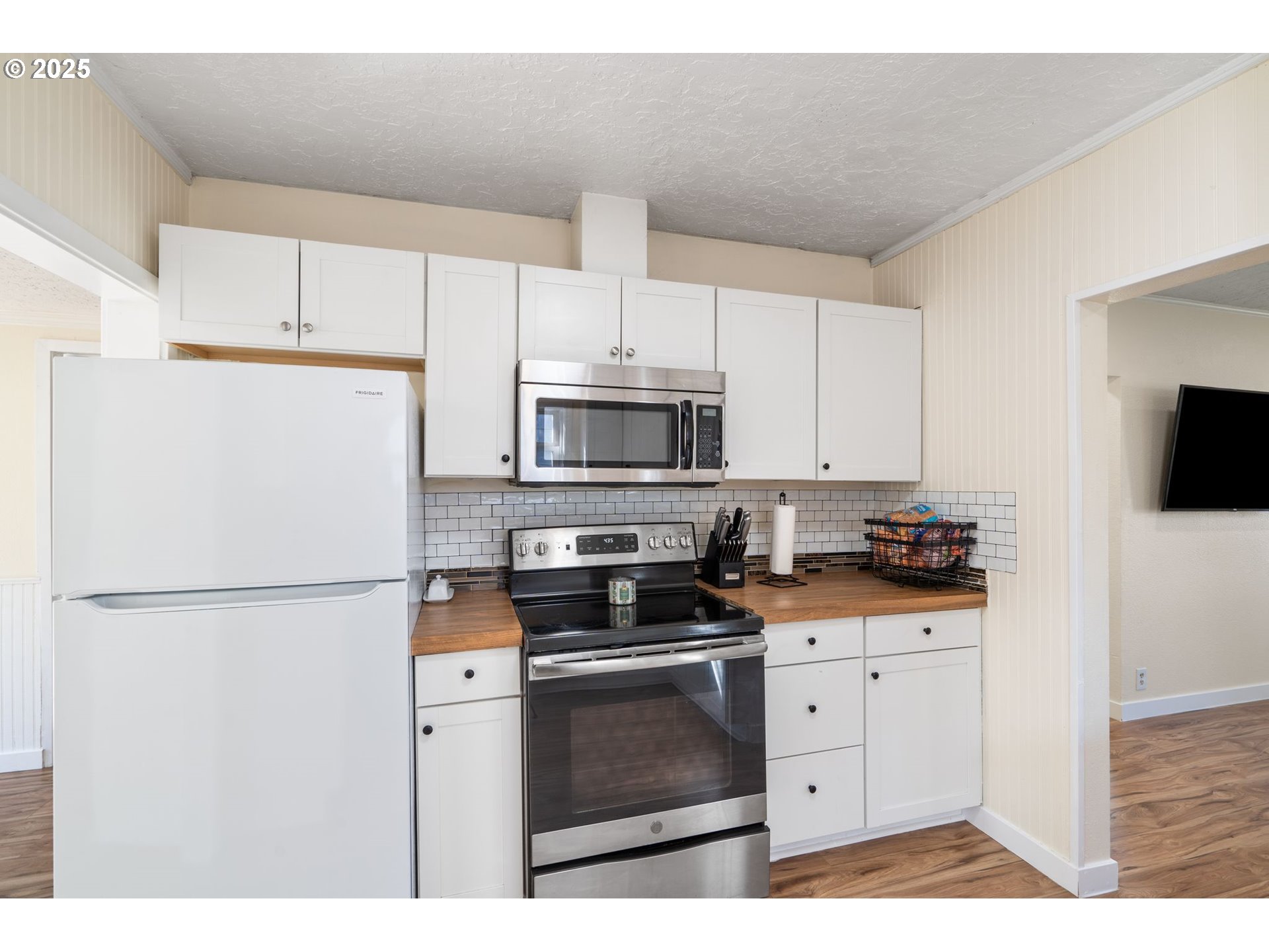 333 20th Avenue Longview, WA 98632 - Photo 14 of 30 Kitchen