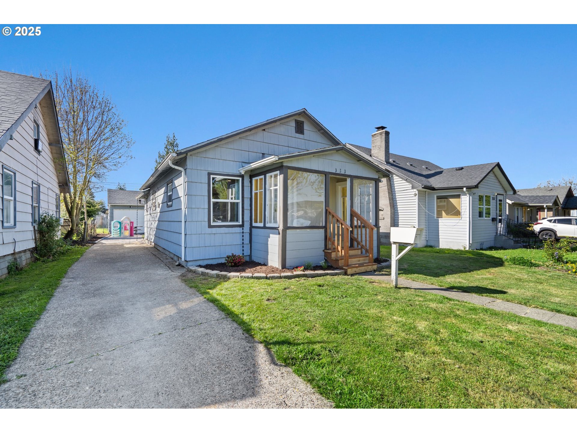 333 20th Avenue Longview, WA 98632 - Photo 2 of 30