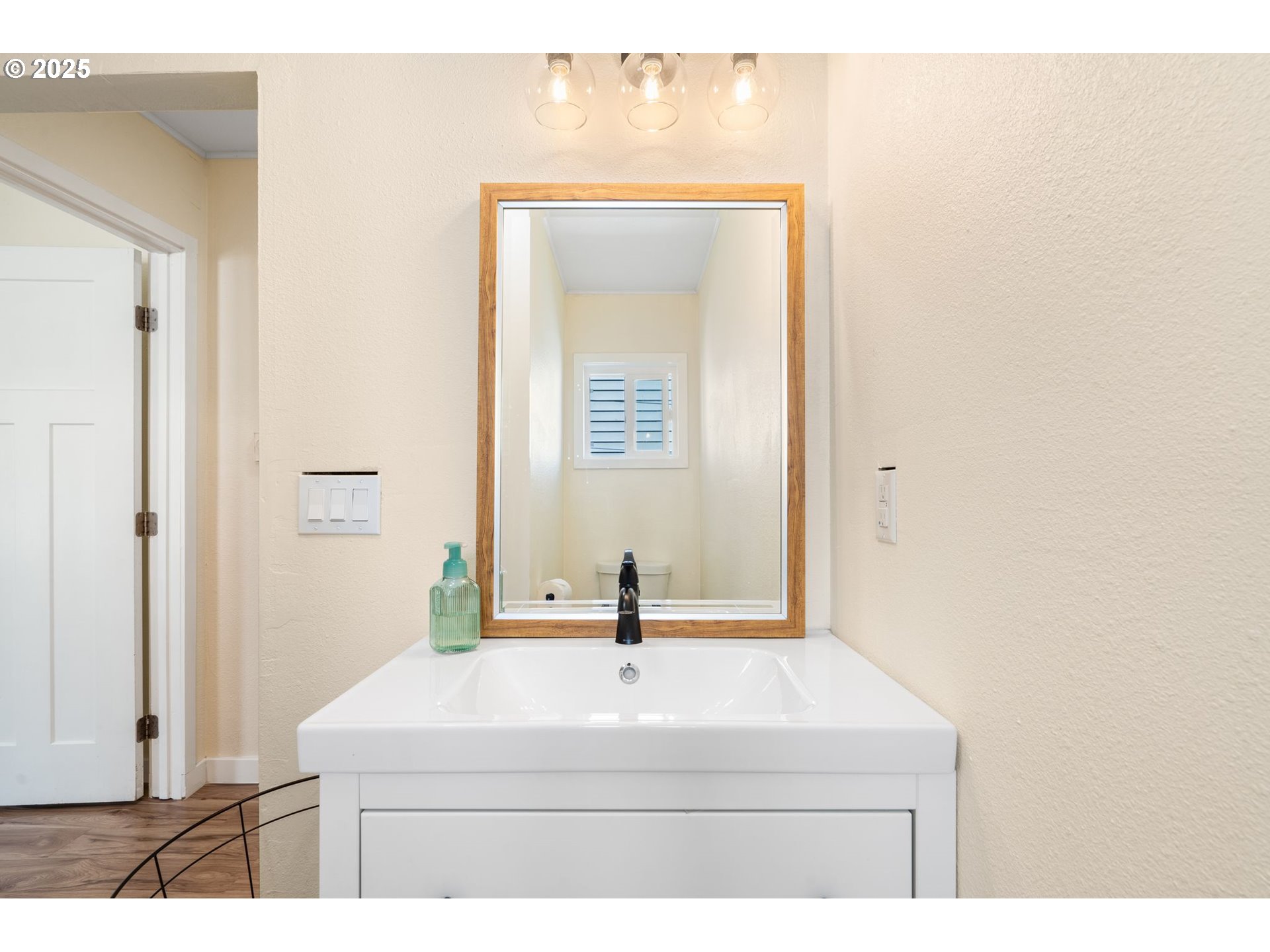 333 20th Avenue Longview, WA 98632 - Photo 22 of 30 Bathroom