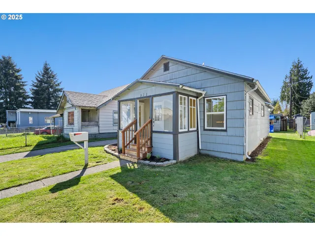 $275,000 | 333 20th Avenue, Longview, WA 98632