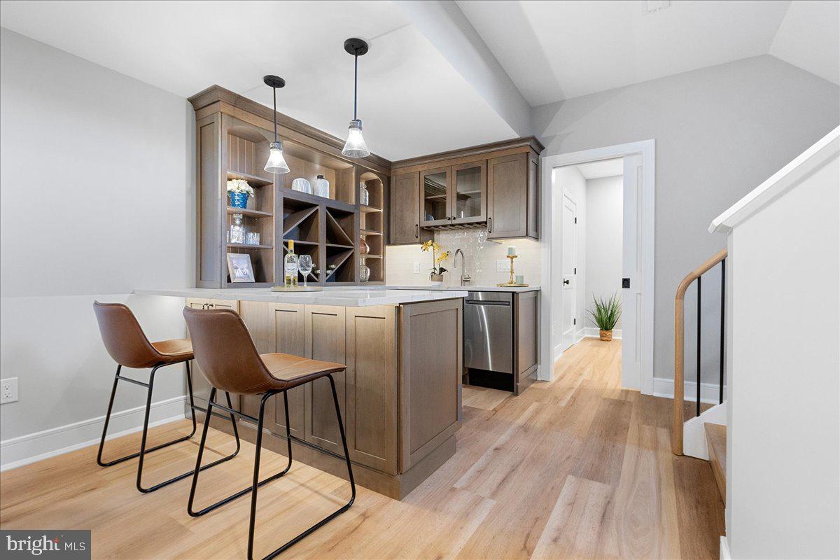 61 Harris Road Princeton, NJ 08540 - Photo 28 of 34 Wet Bar
