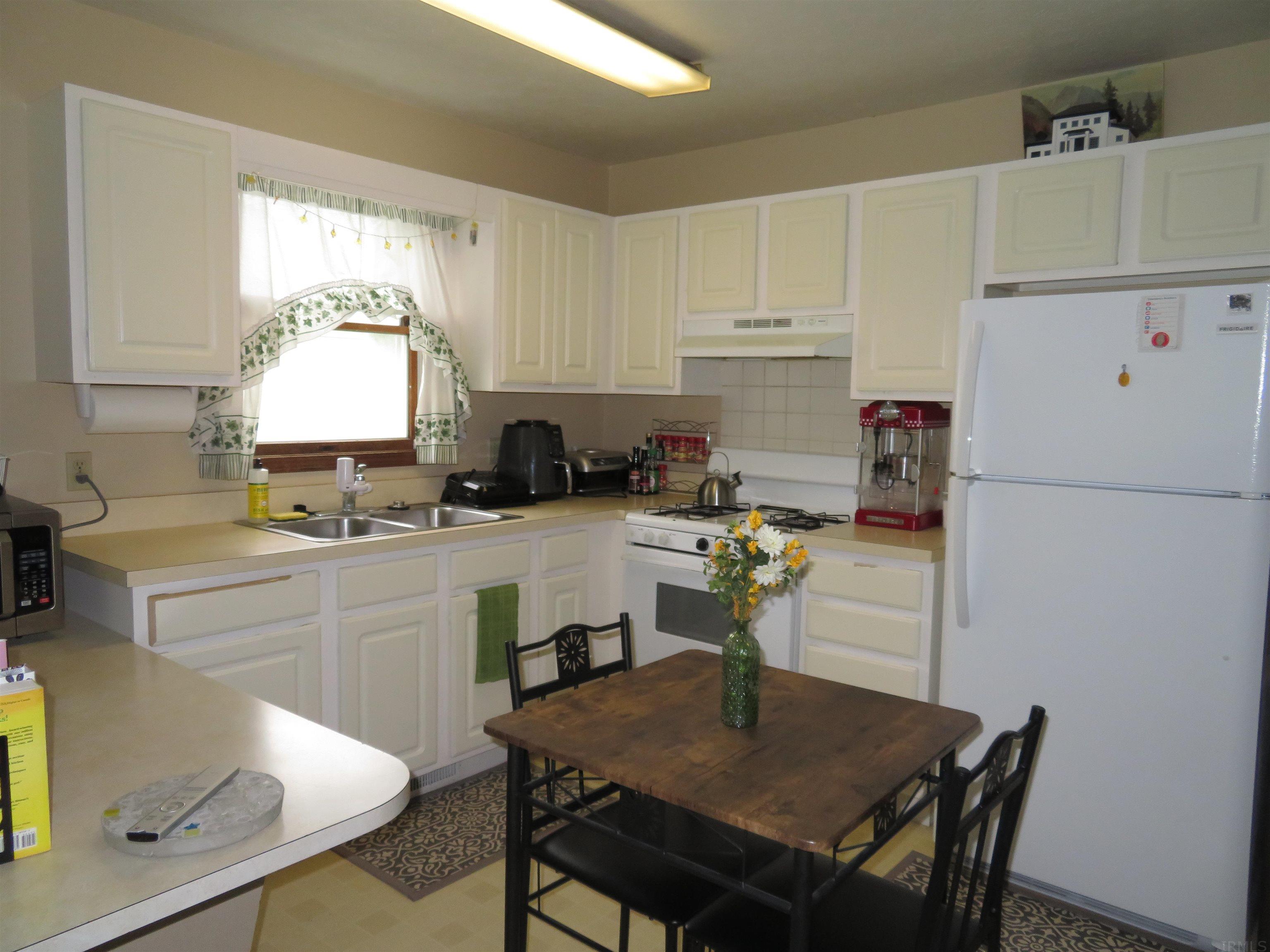 1007 Zollinger Road Goshen, IN 46528 - Photo 20 of 33 Gallery Image 20