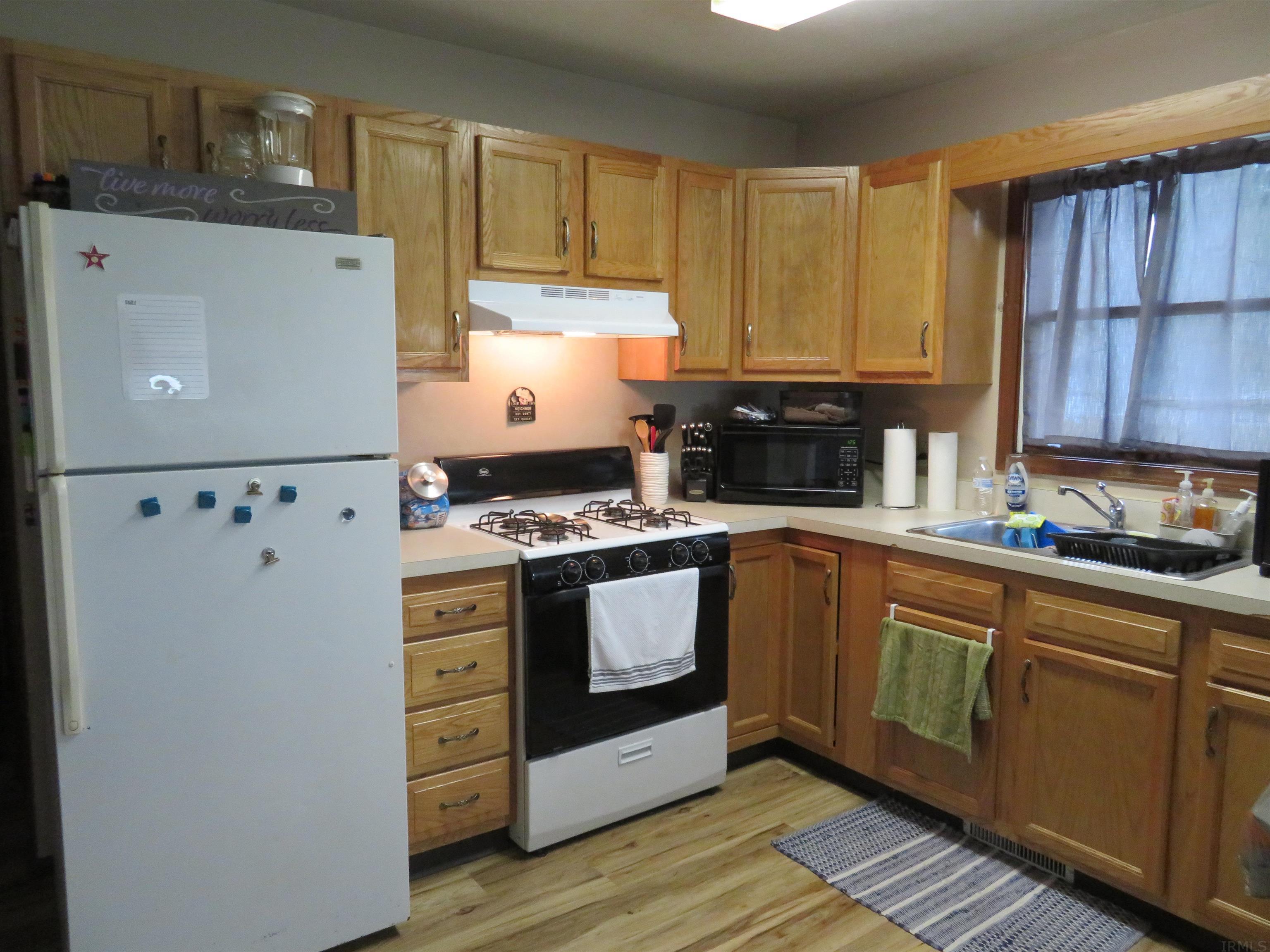 1007 Zollinger Road Goshen, IN 46528 - Photo 3 of 33 Gallery Image 3
