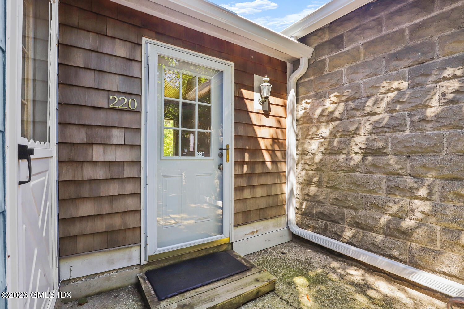 220 Sheep Hill Road, Unit 2 Riverside, CT 06878 - Photo 2 of 20 220 Sheep Hill Rd Riverside CT-large-002