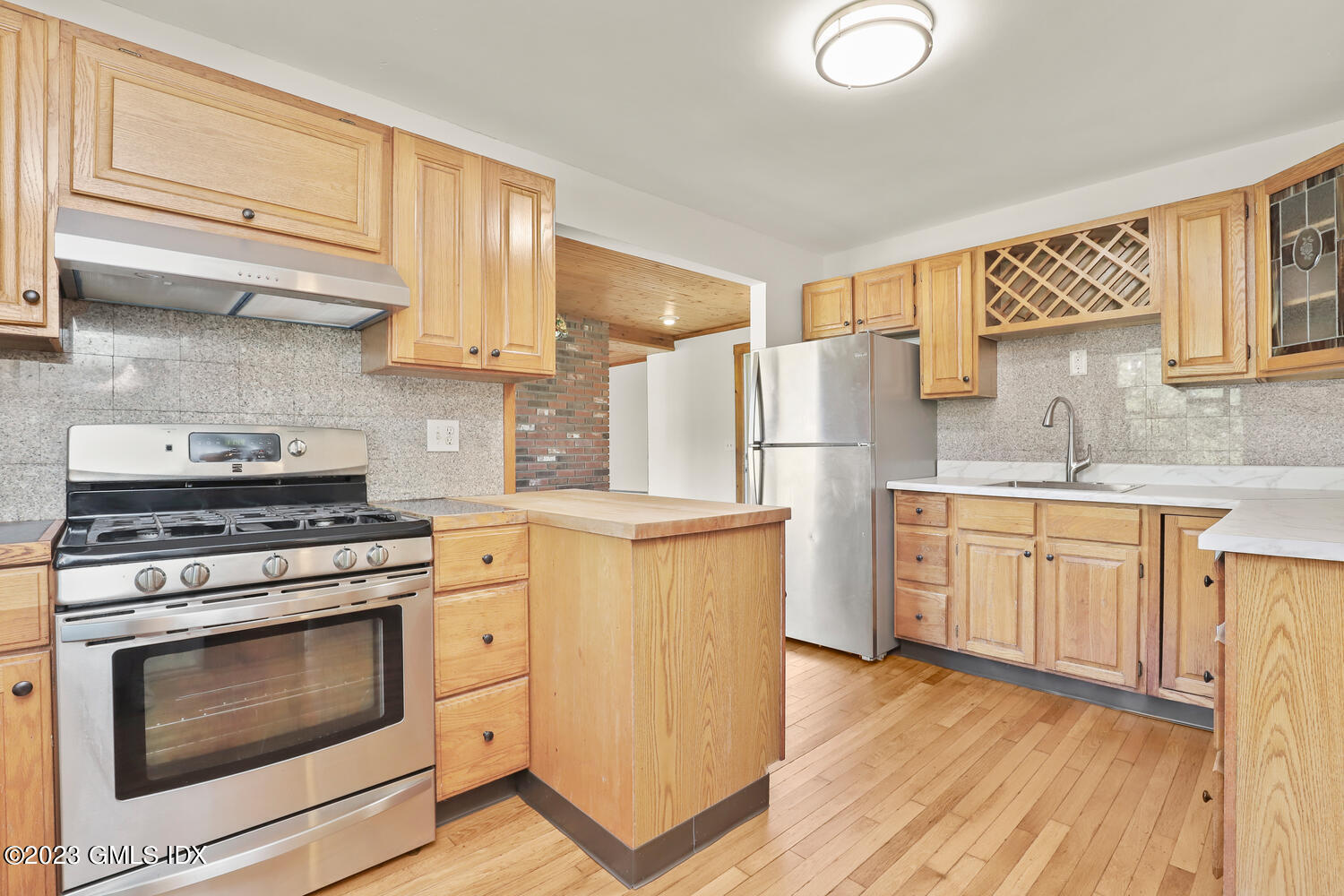 220 Sheep Hill Road, Unit 2 Riverside, CT 06878 - Photo 5 of 20 220 Sheep Hill Rd Riverside CT-large-011