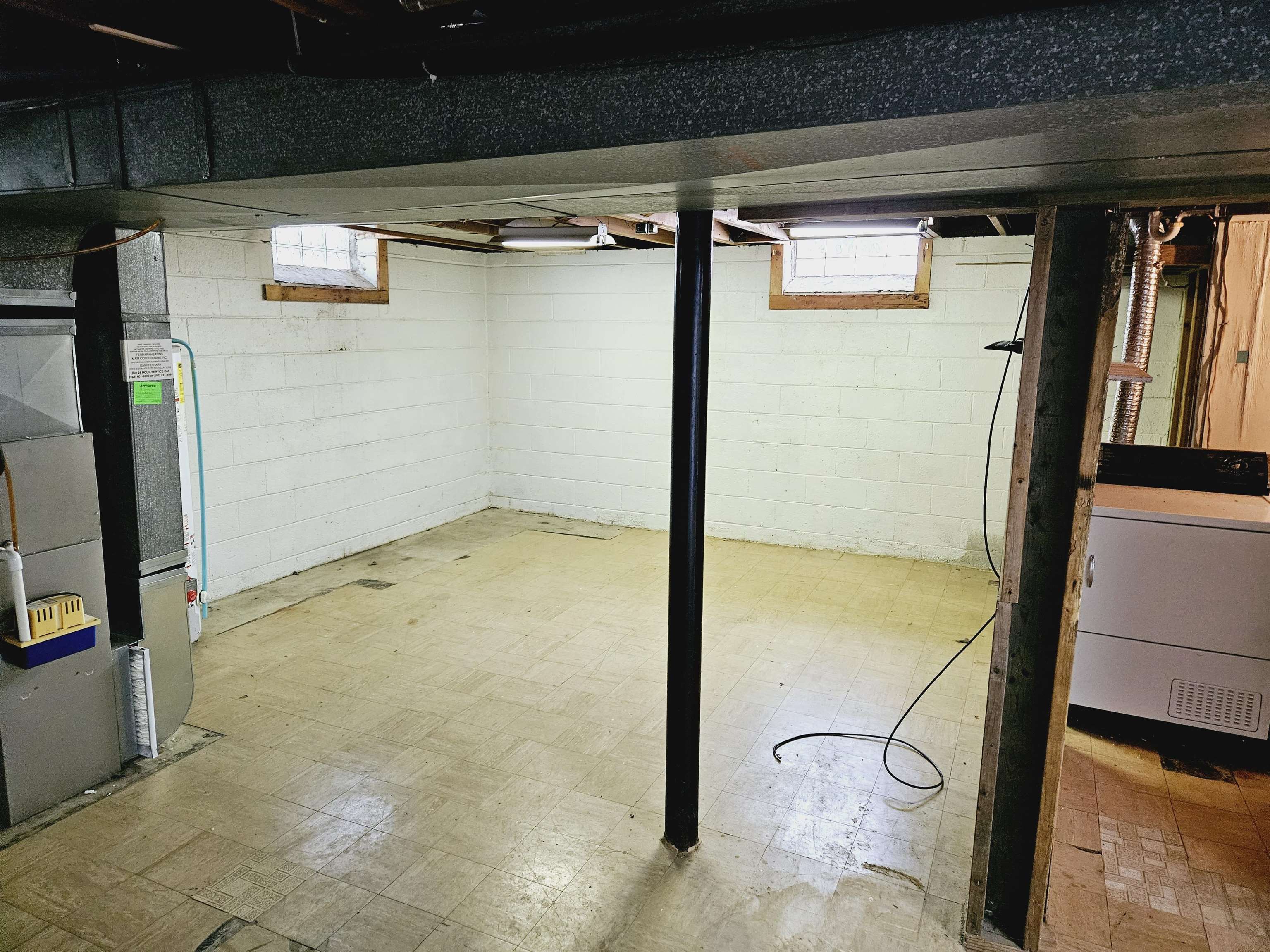 11007 Racine Road Warren, MI 48093 - Photo 21 of 34 50119643-25.JPG