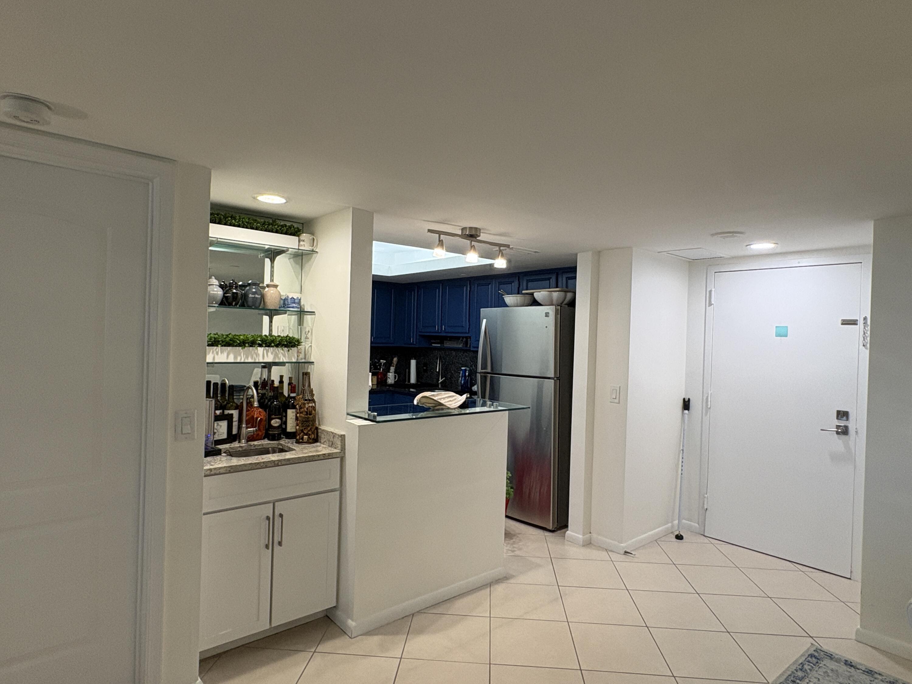4201 North Ocean Boulevard, Unit 302C Boca Raton, FL 33431 - Photo 11 of 37 7 WET BAR