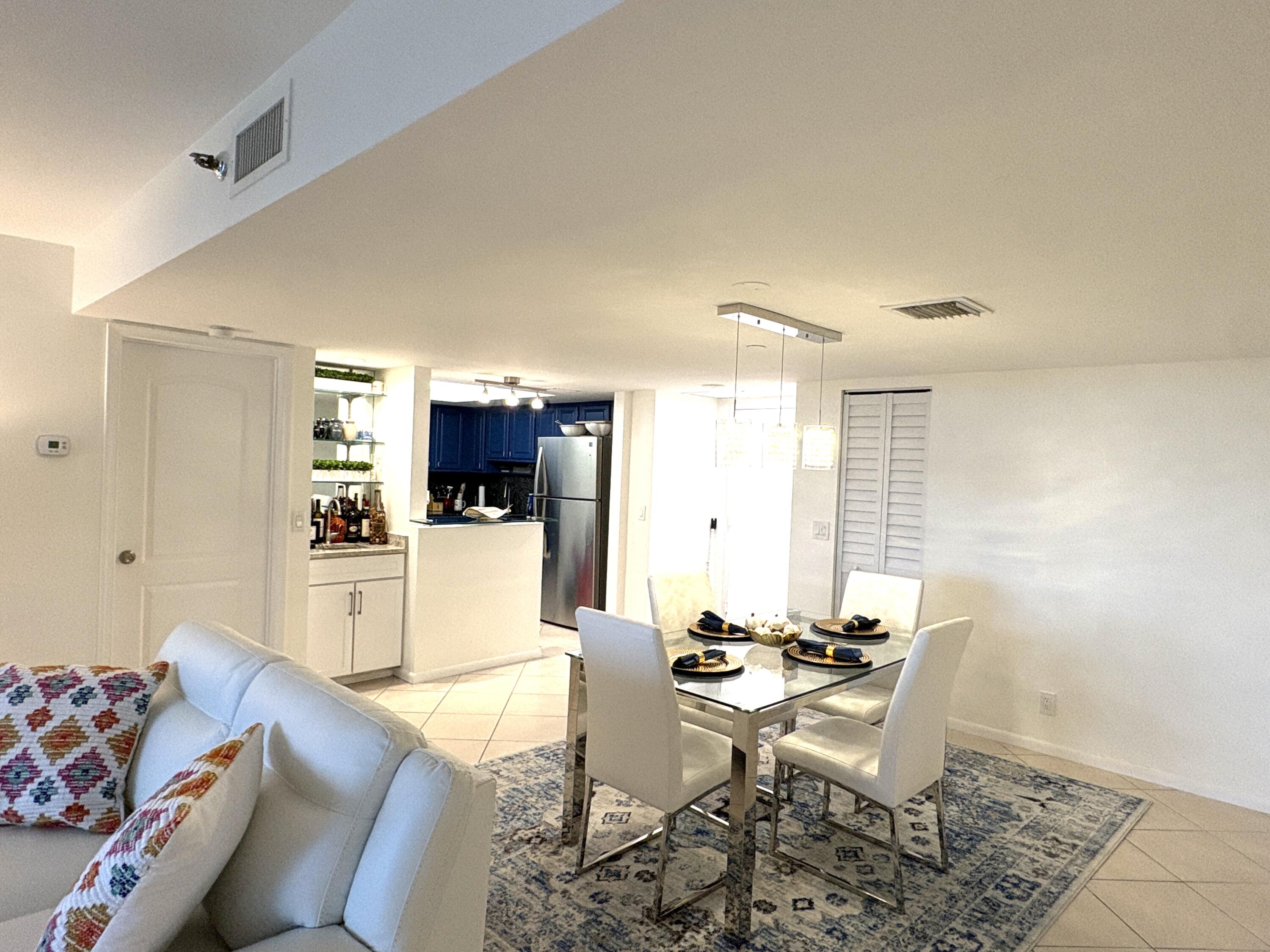 4201 North Ocean Boulevard, Unit 302C Boca Raton, FL 33431 - Photo 9 of 37 8 LIV DIN KIT