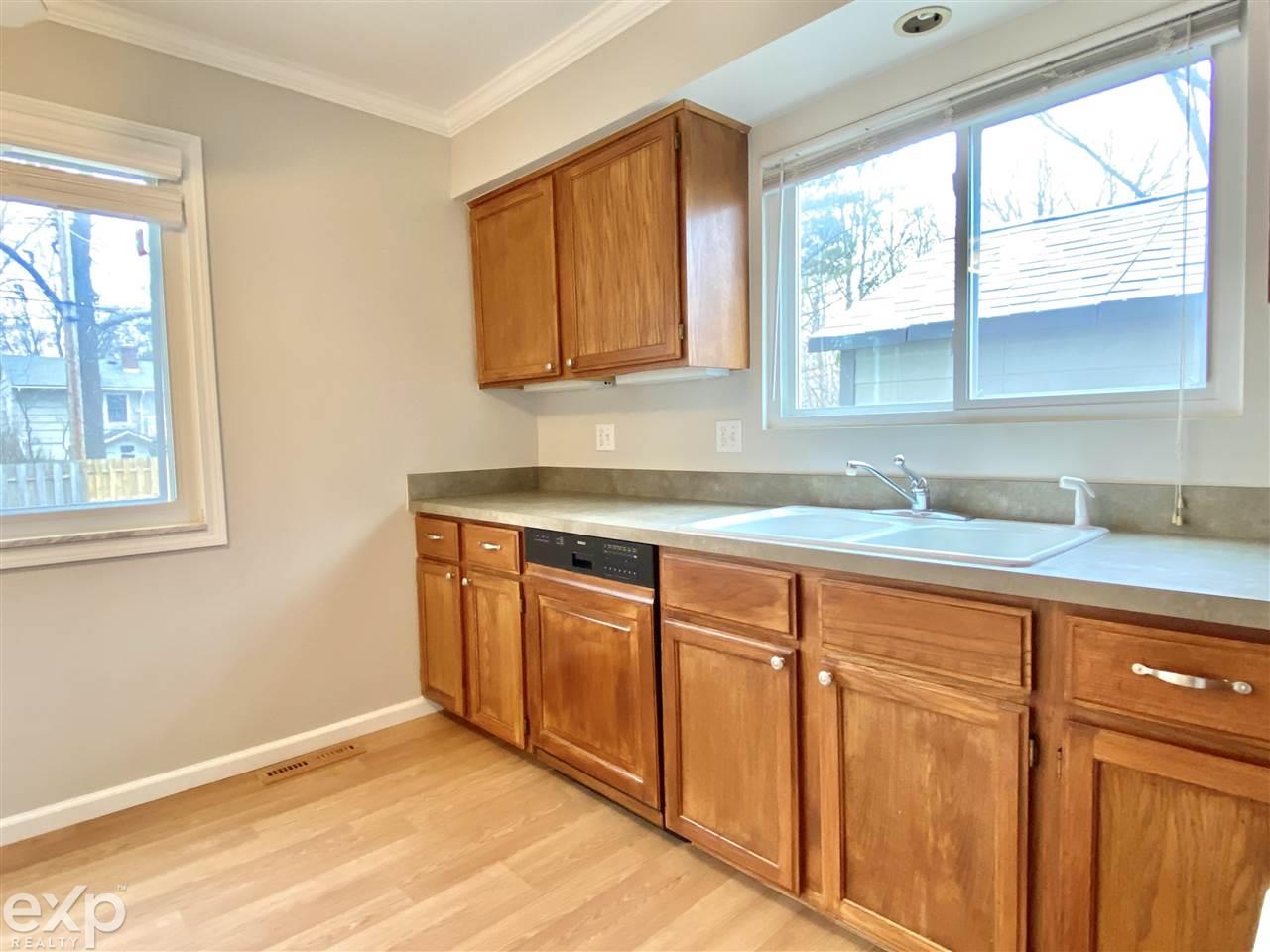 620 Helmand Street Rochester, MI 48307 - Photo 15 of 27 50067592-14.JPG