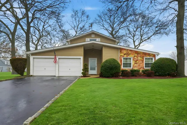 $599,990 | 5431 Expressway Drive North, Holtsville, NY 11742