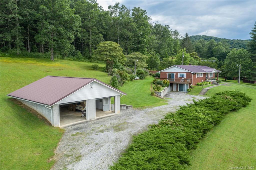 1627 Tanasee Gap Road Balsam Grove, NC 28708 - Photo 2 of 35 Gallery Image 2