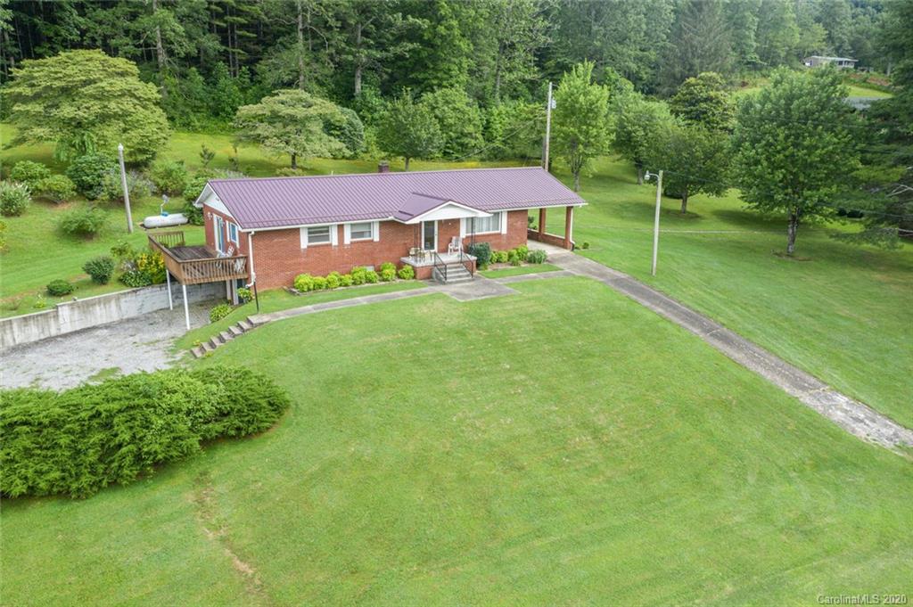 1627 Tanasee Gap Road Balsam Grove, NC 28708 - Photo 7 of 35 Gallery Image 7