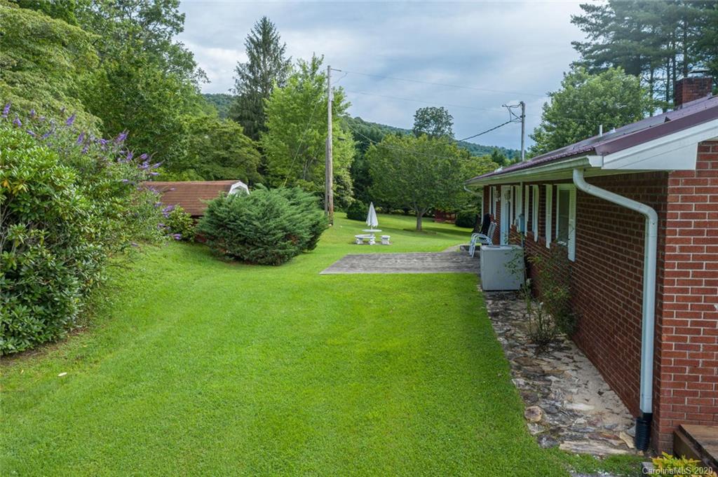 1627 Tanasee Gap Road Balsam Grove, NC 28708 - Photo 8 of 35 Gallery Image 8