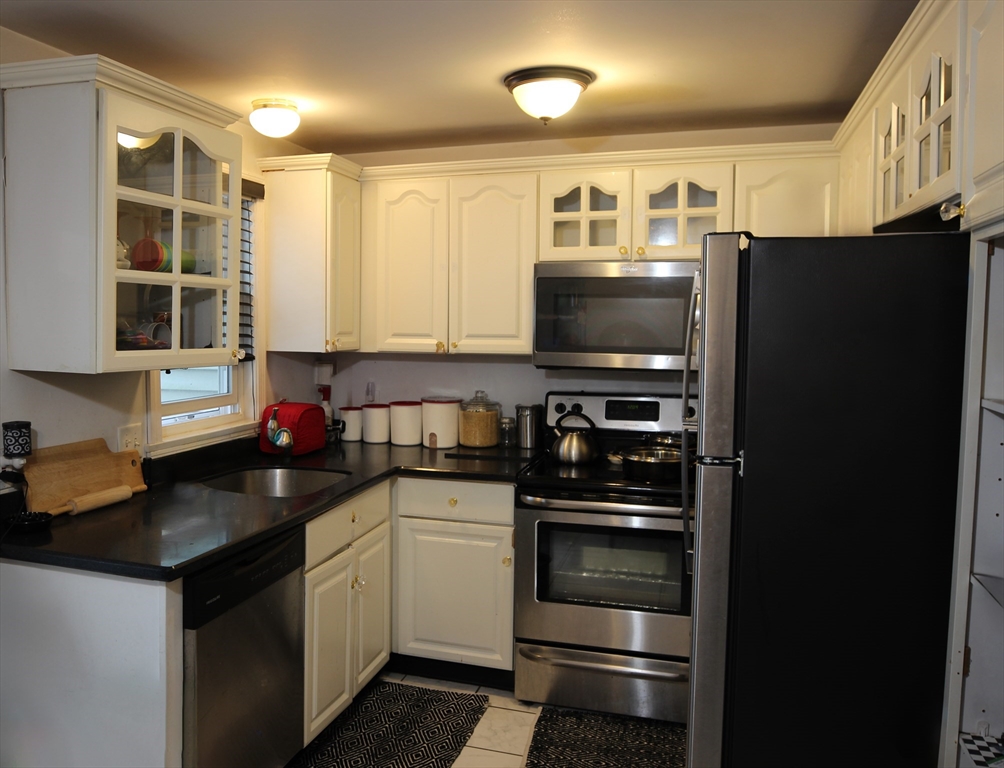 65 Victoria Heights Road, Unit 65 Boston, MA 02136 - Photo 5 of 7