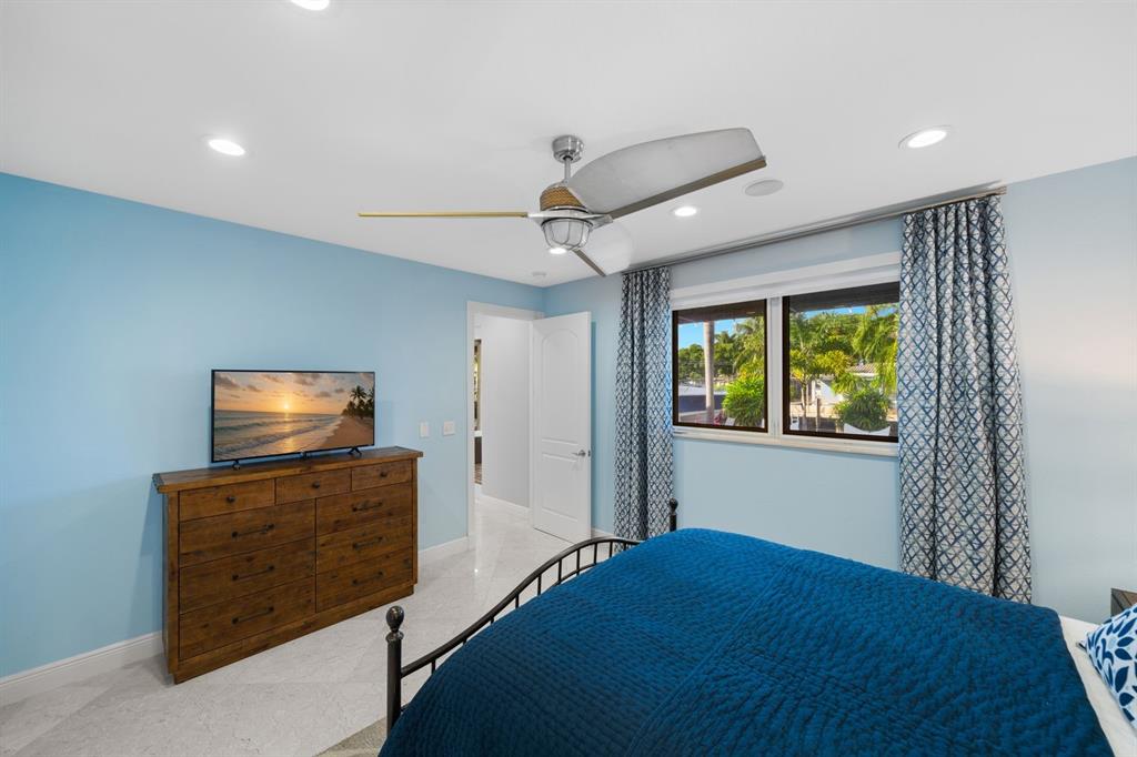 2341 Northeast 48th Court Lighthouse Point, FL 33064 - Photo 27 of 87