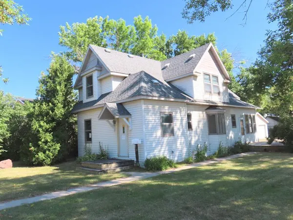 $129,900 | 518 Main Avenue North, Thief River Falls, MN 56701
